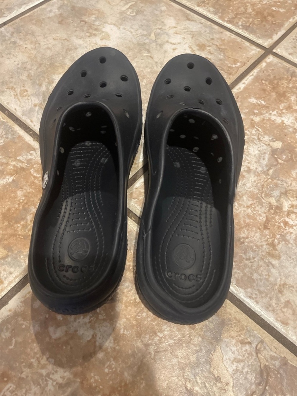 CROCS Classic Clog in Black - Picture 5 of 8